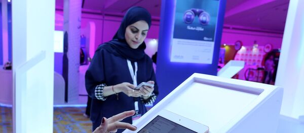 سعودية في معرض غلوورك في الرياض، الأول من أكتوبر/تشرين الأول 2018 - سبوتنيك عربي