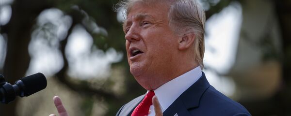 الرئيس الأمريكي دونالد ترامب خلال مؤتمر صحفي في البيت الأبيض، 1 أكتوبر/ تشرين الأول 2018 - سبوتنيك عربي