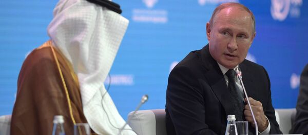 الرئيس الروسي فلاديمير بوتين في منتدى أسبوع الطاقة الروسي، 3 أكتوبر/ تشرين الأول 2018 - سبوتنيك عربي