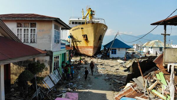 آثار الهزة الأرضية وتسونامي الذين ضربا جزيرة سولاويسي، وسط إندونيسيا، 3 أكتوبر/ تشرين الأول 2018 - سبوتنيك عربي