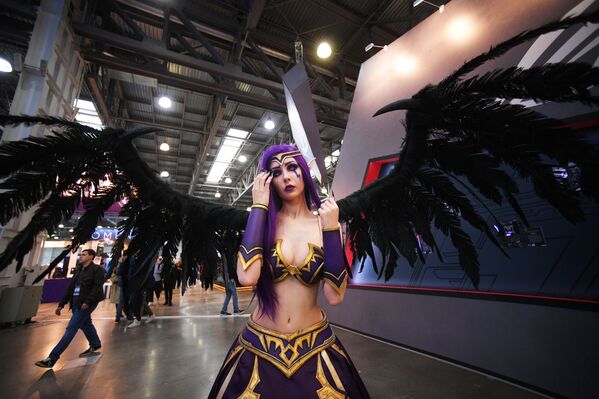 مشاركة في معرض إيغرو مير 2018 في إطار مهرجان موكيمك كون راشا 2018 (Comic Con Russia 2018) في صالة المعارض في كروكوس إكسبو بموسكو - سبوتنيك عربي