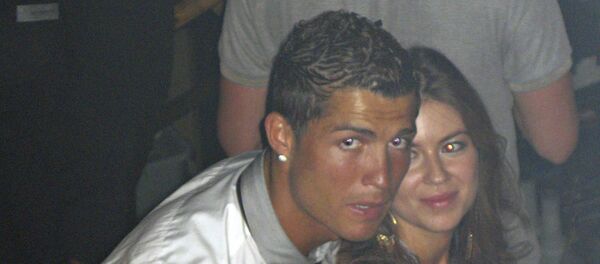 رونالدو مع كاثرين مايورغا التي تتهمه بالاغتصاب رونالدو مع كاثرين مايورغا التي تتهمه بالاغتصاب - سبوتنيك عربي