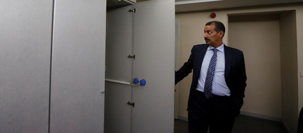 القنصل العام للمملكة العربية السعودية محمد العتيبي يقود جولة داخل القنصلية السعودية في إسطنبول - سبوتنيك عربي