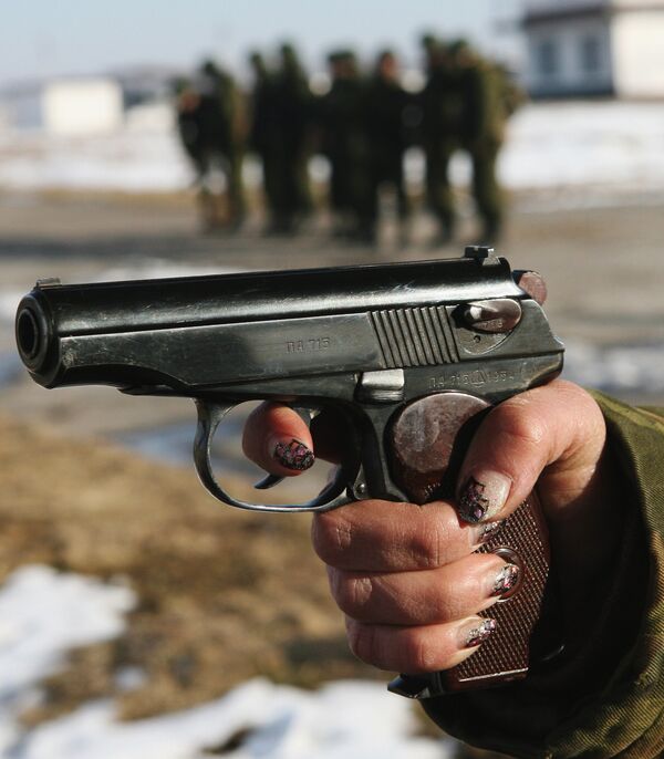 تسليم سلاح ناري لرواد الفضاء الروس... لماذا؟ - سبوتنيك عربي