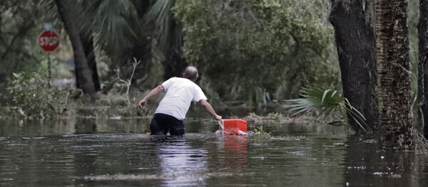 إعصار مايكل في سيتي بيتش، فلوريدا، الولايات المتحدة 10 أكتوبر/ تشرين الأول 2018 - سبوتنيك عربي