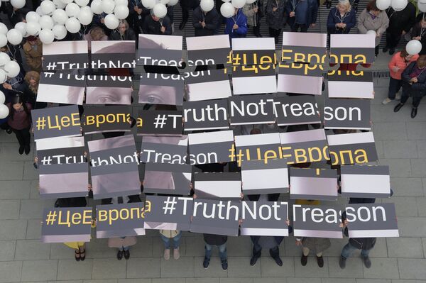 اعتصام صحفيي وكالة روسيا سيغودنيا تضامنا مع الصحفي المعتقل الروسي كيريل فيشينسكي، موسكو 12 أكتوبر/ تشرين الأول 2018 - سبوتنيك عربي