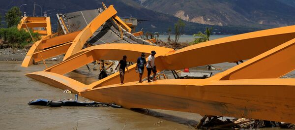 آثار هزة أرضية تلتها موجة تسونامي في مدينة بالو، إندونيسيا 7 أكتوبر/ تشرين الأول 2018 - سبوتنيك عربي