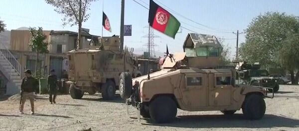 أفغانستان - سيارات همفي تقف بالقرب من موقع نفذت فيه طالبان هجوما إرهابيا - سبوتنيك عربي