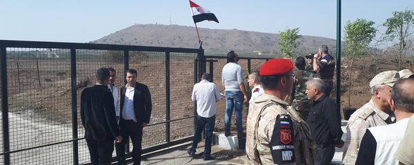 بحضور نائب قائد القوات الروسية في سوريا...افتتاح معبر القنيطرة- الجولان المحتل بحضور نائب قائد القوات الروسية في سوريا...افتتاح معبر القنيطرة- الجولان المحتل - سبوتنيك عربي