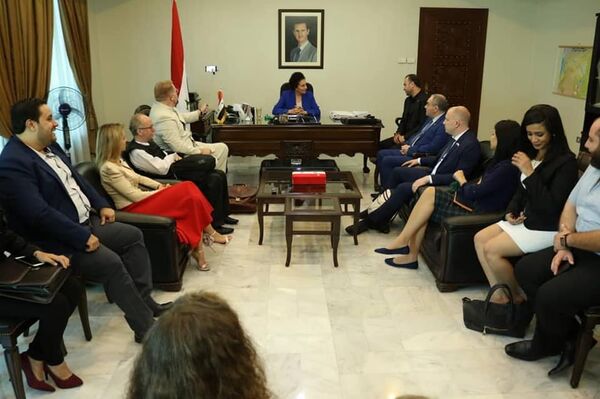 وفد الدبلوماسية الشعبية الروسية خلال اللقاء مع مسؤولين حكوميين سوريين ومع رجال دين وشخصيات سياسية وعسكرية وإعلامية ومجتمعية - سبوتنيك عربي