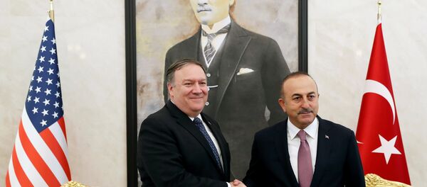 وزير الخارجية التركي مولود جاويش اوغلو ونظيره الأمريكي مايك بومبيو - سبوتنيك عربي