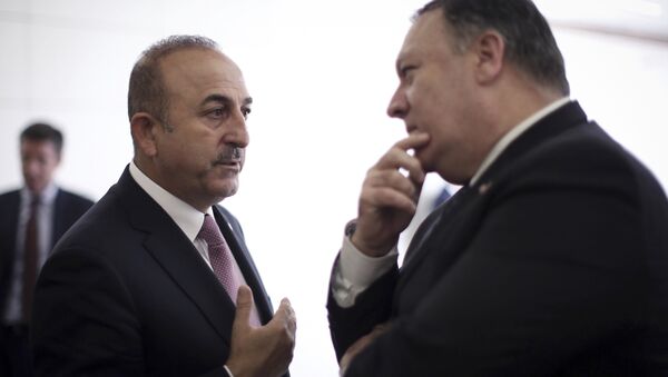 وزير الخارجية التركي مولود جاويش اوغلو ونظيره الأمريكي مايك بومبيو - سبوتنيك عربي