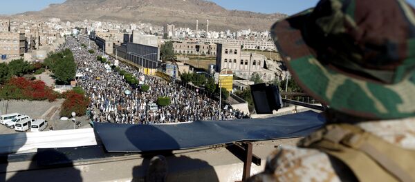 عنصر من أنصار الله في العاصمة صنعاء - سبوتنيك عربي