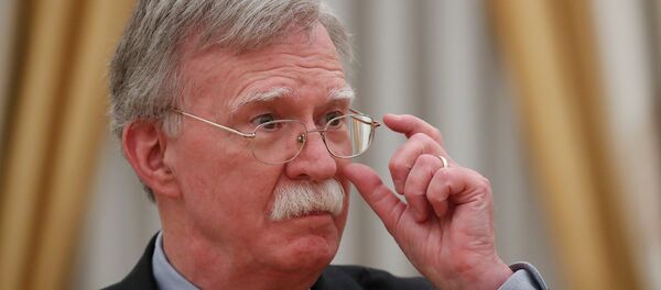 الرئيس الروسي فلاديمير بوتين يلتقي مع مستشار الأمن القومي الأمريكي جون بولتون في الكرملين، موسكو 23 أكتوبر/ تشرين الأول 2018 - سبوتنيك عربي