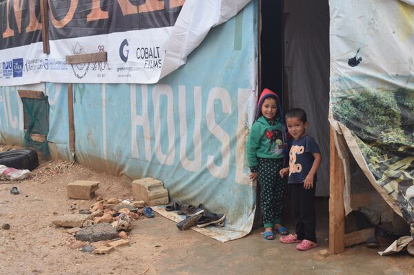 اللاجئون السوريون يستعدون لفصل الشتاء في ظل نقص المساعدات وإرتفاع أسعار المحروقات - سبوتنيك عربي