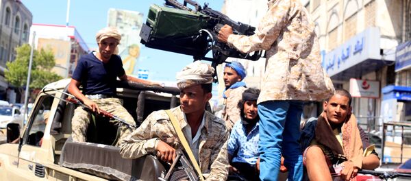 قوات الجيش الحكومية في مدينة تعز، اليمن 6 أكتوبر/ تشرين الأول 2018 قوات الجيش الحكومية في مدينة تعز، اليمن 6 أكتوبر/ تشرين الأول 2018 - سبوتنيك عربي