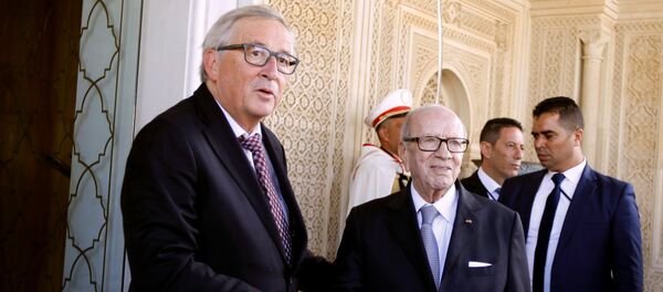 الرئيس التونسي الباجي قايد السبسي مع رئيس المفوضية الأوروبية جان كلود يونكر - سبوتنيك عربي