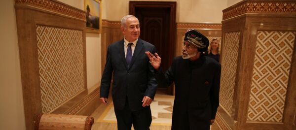 سلطان عمان قابوس بن سعيد ورئيس وزراء إسرائيل بنيامين نتنياهو - سبوتنيك عربي