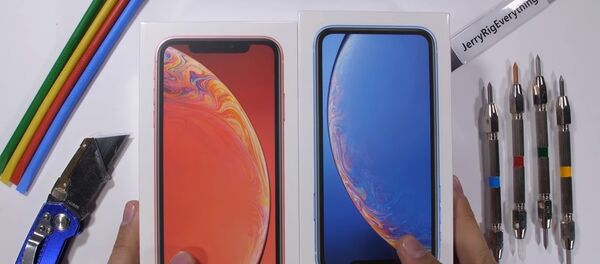 بالفيديو ... ماذا يحدث لآيفون الجديد إذا تعرض للنار أو غيرها؟ - سبوتنيك عربي