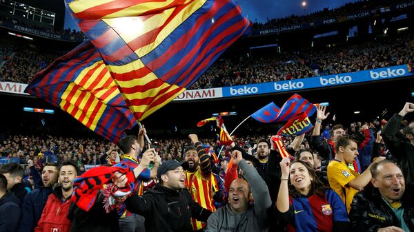 جماهير فريق نادي برشلونة يحتفلون بفوز الفريق (5-1) على نظيره الإسباني ريال مدريد، 28 أكتوبر/ تشرين الأول 2018 - سبوتنيك عربي