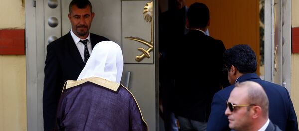 المدعي العام السعودي سعود المعجب يدخل القنصلية السعودية في اسطنبول، تركيا 30 أكتوبر/ تشرين الأول 2018 - سبوتنيك عربي