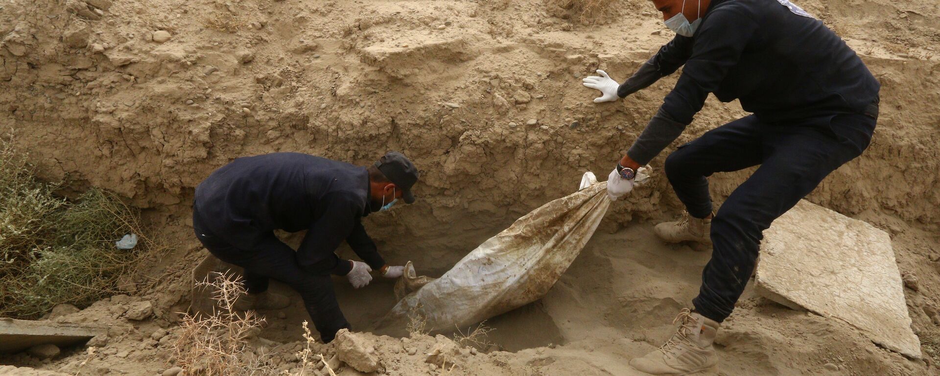 مقابر جماعية في مدينة الرقة السورية - سبوتنيك عربي, 1920, 04.02.2021