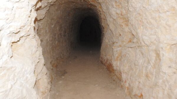 الأنفاق التي عثر عليها الجيش السوري بعد تحرير  أجزاء واسعة من ريف حماة الشمالي مطلع العام الجاري - سبوتنيك عربي