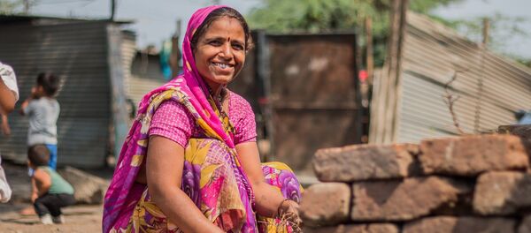 قصة امرأة هندية تجلس في الماء من الفجر حتى الغسق لمدة 20 عاما  - سبوتنيك عربي