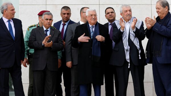 الرئيس الفلسطيني محمود عباس خلال إحياء ذكرى وفاة الرابعة عشرة للرئيس الفلسطيني الراحل ياسر عرفات - سبوتنيك عربي