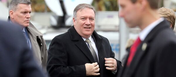 وزير الخارجية الأمريكي مايك بومبيو يصل إلى حفل إحياء ذكرى يوم الهدنة بعد 100 عام من نهاية الحرب العالمية الأولى في باريس - سبوتنيك عربي