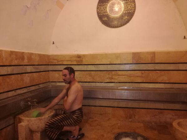 حمام السوق عاد ليزين حياة الحلبيين بعبق التراث وعطر صابون الغار - سبوتنيك عربي