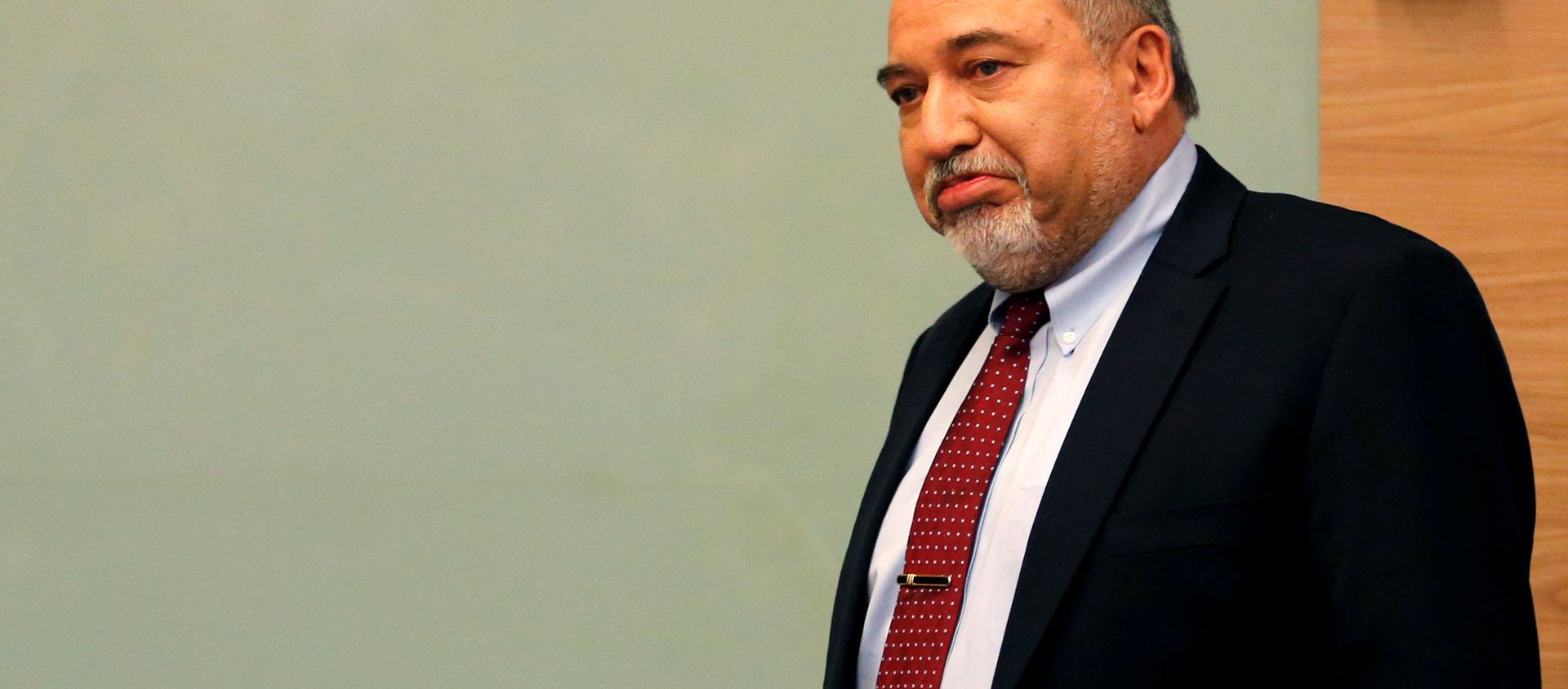 وزير الدفاع الإسرائيلي، أفيغدور ليبرمان، خلال إعلان استقالته في مؤتمر صحفي في الكنيست الإسرائيلي، 14 نوفمبر/ تشرين الثاني 2018 وزير الدفاع الإسرائيلي، أفيغدور ليبرمان، خلال إعلان استقالته في مؤتمر صحفي في الكنيست الإسرائيلي، 14 نوفمبر/ تشرين الثاني 2018 - سبوتنيك عربي, 1920, 22.07.2019