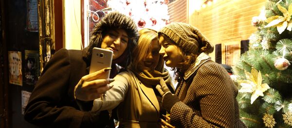 فتيات إيرانيات صورة أرشيفية - سبوتنيك عربي