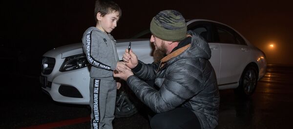 الطفل الشيشاني، رحيم كورييف، من قرية دوبا-يورت الشيشانية قام بـ4105 تمرين ضغط دون انقطاع بوقت قدره ساعتين و25 دقيقة - سبوتنيك عربي