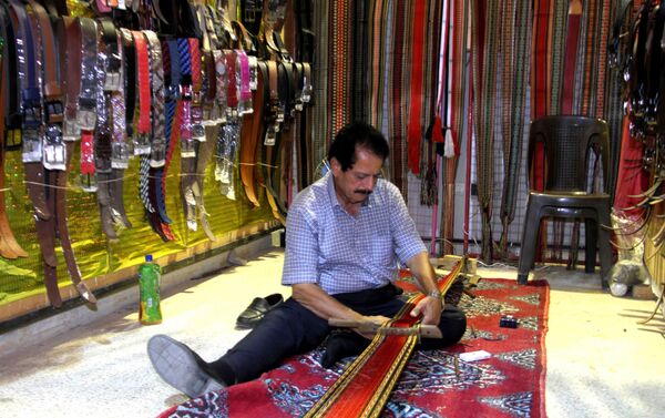 أصغر نول حياكة في العالم لصناعة الكمر الشرقي - سبوتنيك عربي