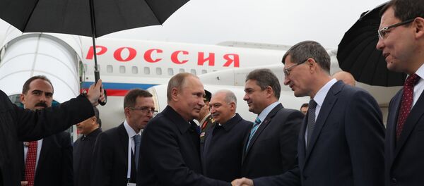 وصول الرئيس فلاديمير بوتين إلى مطار أتاتورك في اسطنبول، تركيا 19 نوفمبر/ تشرين الثاني 2018 وصول الرئيس فلاديمير بوتين إلى مطار أتاتورك في اسطنبول، تركيا 19 نوفمبر/ تشرين الثاني 2018 - سبوتنيك عربي