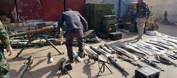 الجيش السوري يعثر على كميات كبيرة من أسلحة الإرهابيين، منها صواريخ أمريكية، في درعا - سبوتنيك عربي