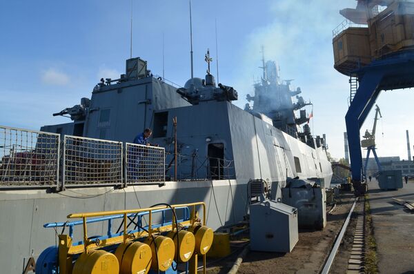 سفينة أميرال كاساتونوف (مشروع 22350) في مرسى سيفيرنايا فيرف في سان بطرسبورغ - سبوتنيك عربي