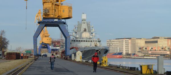 سفينة أميرال كاساتونوف (مشروع 22350) في مرسى سيفيرنايا فيرف في سان بطرسبورغ - سبوتنيك عربي