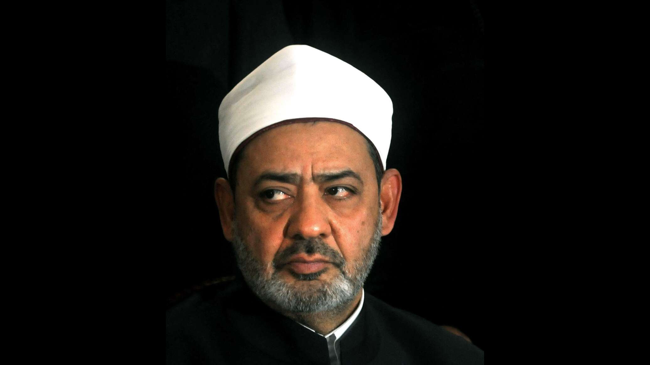 شيخ الأزهر يعلق تهنئة أوائل الثانوية بسبب غزة