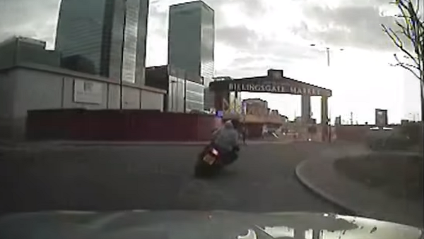 بالفيديو...أسلوب بريطاني مبتكر للقبض على الهاربين بواسطة الدراجات - سبوتنيك عربي