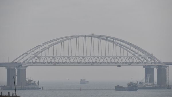 جسر القرم فوق مضيق كيرتش - سبوتنيك عربي