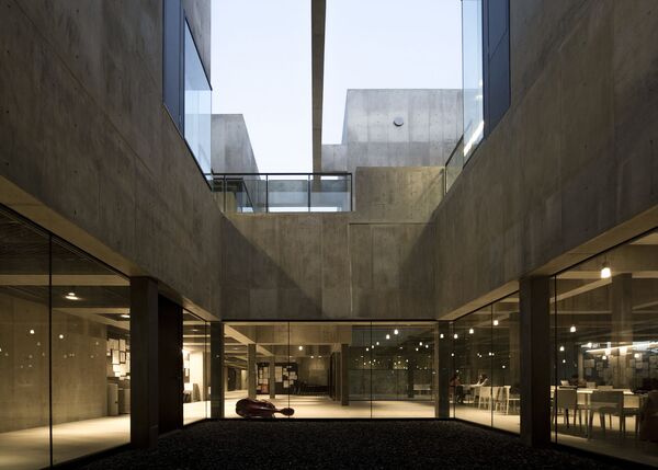 مشروع معماري لمدرسة لتعليم الموسيقى Toho Gakuen School of Music في اليابان، الحاصل على جائزة RIBA AWARD for International Excellence - سبوتنيك عربي