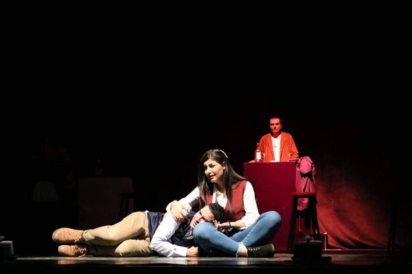 مشهد من مسرحية مأساة ليلى - سبوتنيك عربي