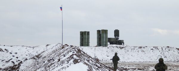 فيلق منظومات إس-400 (تريومف) التابع لـ الدفاع الجوي الروسي على أهبة الاستعداد في القرم - سبوتنيك عربي