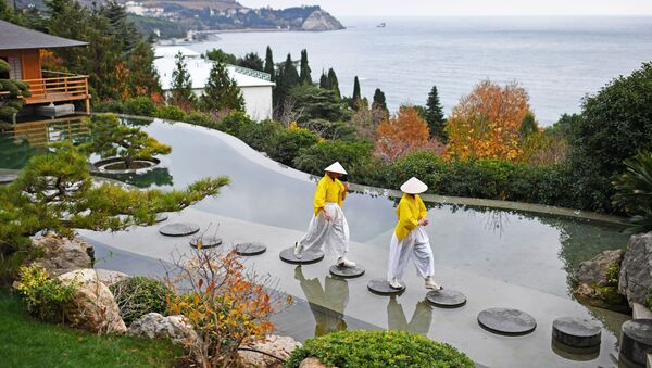 افتتاح حديقة يابانية على أراضي الحديقة أيفوزوفسكويه في القرم - سبوتنيك عربي