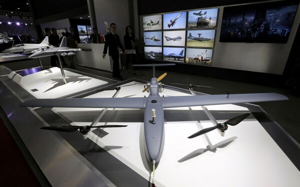 طائرة بدون طيار الجناح الصيني في معرض إيديكس 2018 في القاهرة، 3 ديسمبر/ كانون الأول 2018 - سبوتنيك عربي