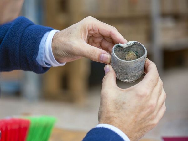 العثور على عملة ذهبية نادرة من فترة الحروب الصليبية في إسرائيل - سبوتنيك عربي