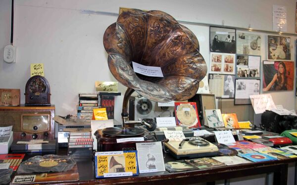 محل تسجيلات بلبل الشرق - سبوتنيك عربي