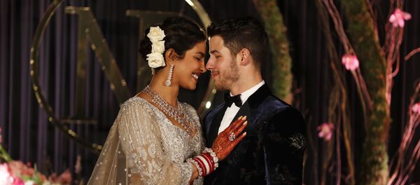 زفاف الممثلة الهندية بريانكا تشوبرا والمطرب الأمريكي نيك جوناس زفاف الممثلة الهندية بريانكا تشوبرا والمطرب الأمريكي نيك جوناس - سبوتنيك عربي